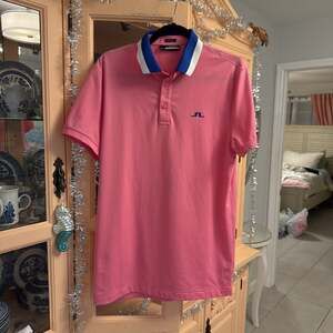 J.Lindeberg Men's Tour Tech Slim Fit Golf Polo Fuchsia Pink